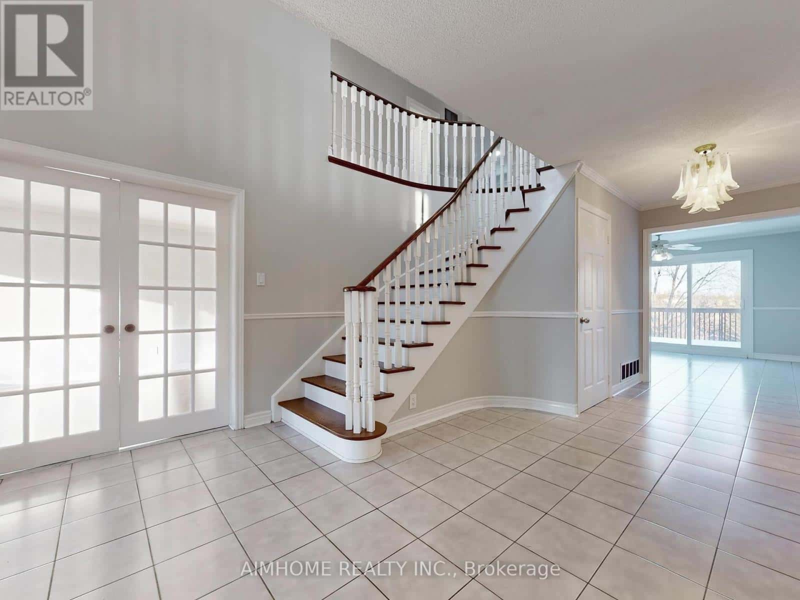 207 KENSIT AVENUE — Newmarket (Armitage), Ontario - Photo 2 of 49