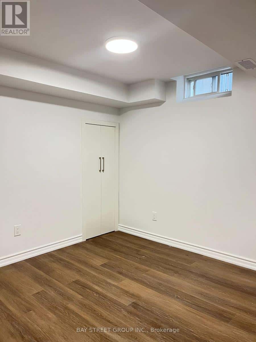 LOWER UNIT - 27 MACADAM ROAD — Markham (Wismer), Ontario - Photo 5 of 21