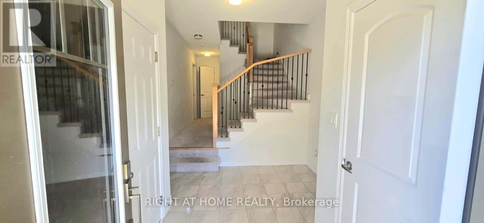 1992 CAMERON LOTT CRESCENT — Oshawa (Kedron), Ontario - Photo 3 of 32