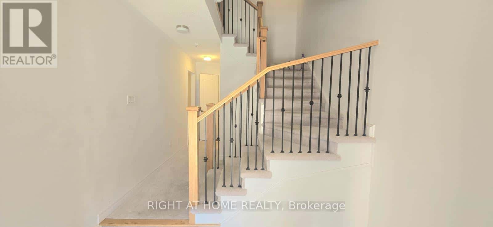 1992 CAMERON LOTT CRESCENT — Oshawa (Kedron), Ontario - Photo 4 of 32