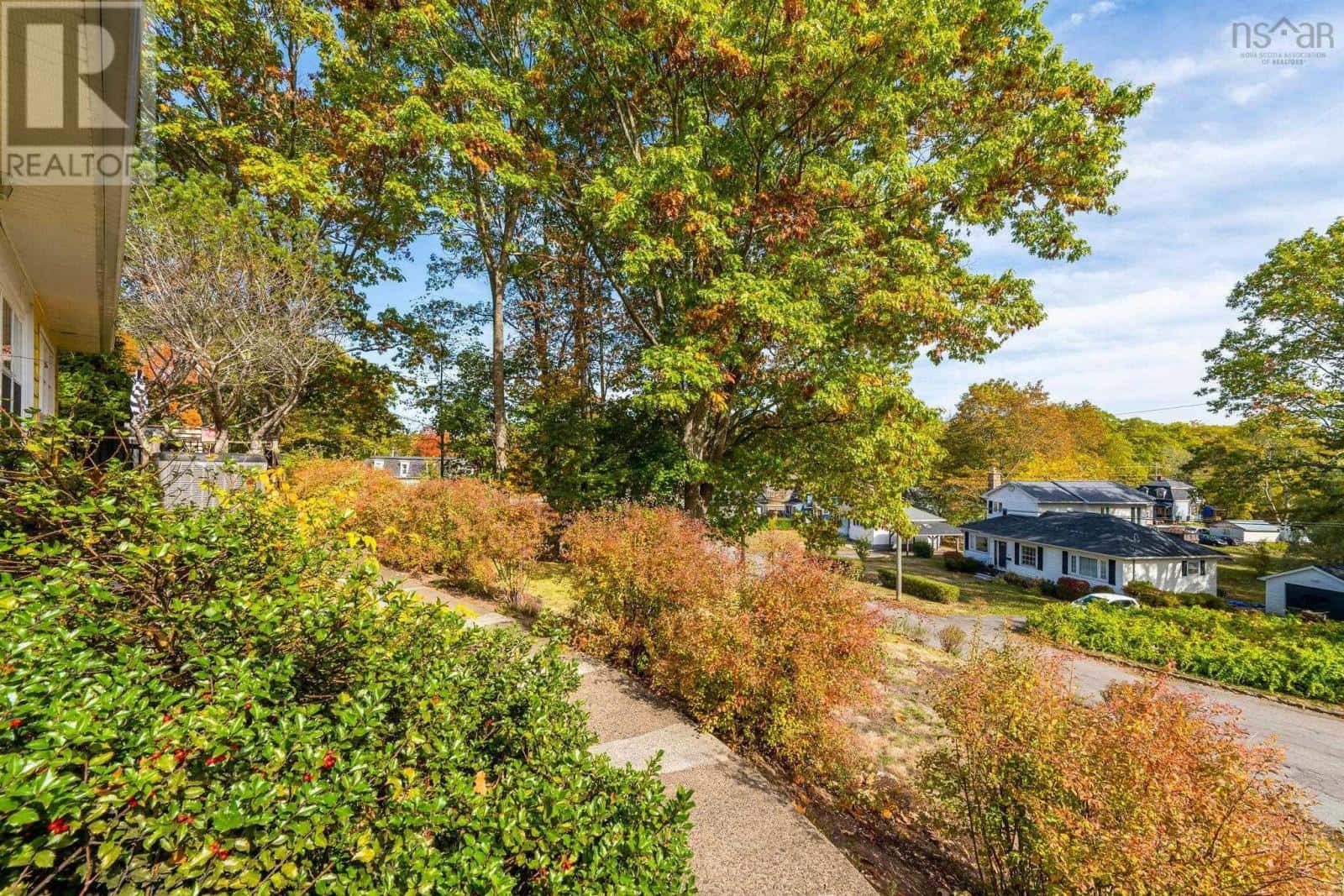 19 Southview Avenue — Kentville, Nova Scotia - Photo 5 of 51