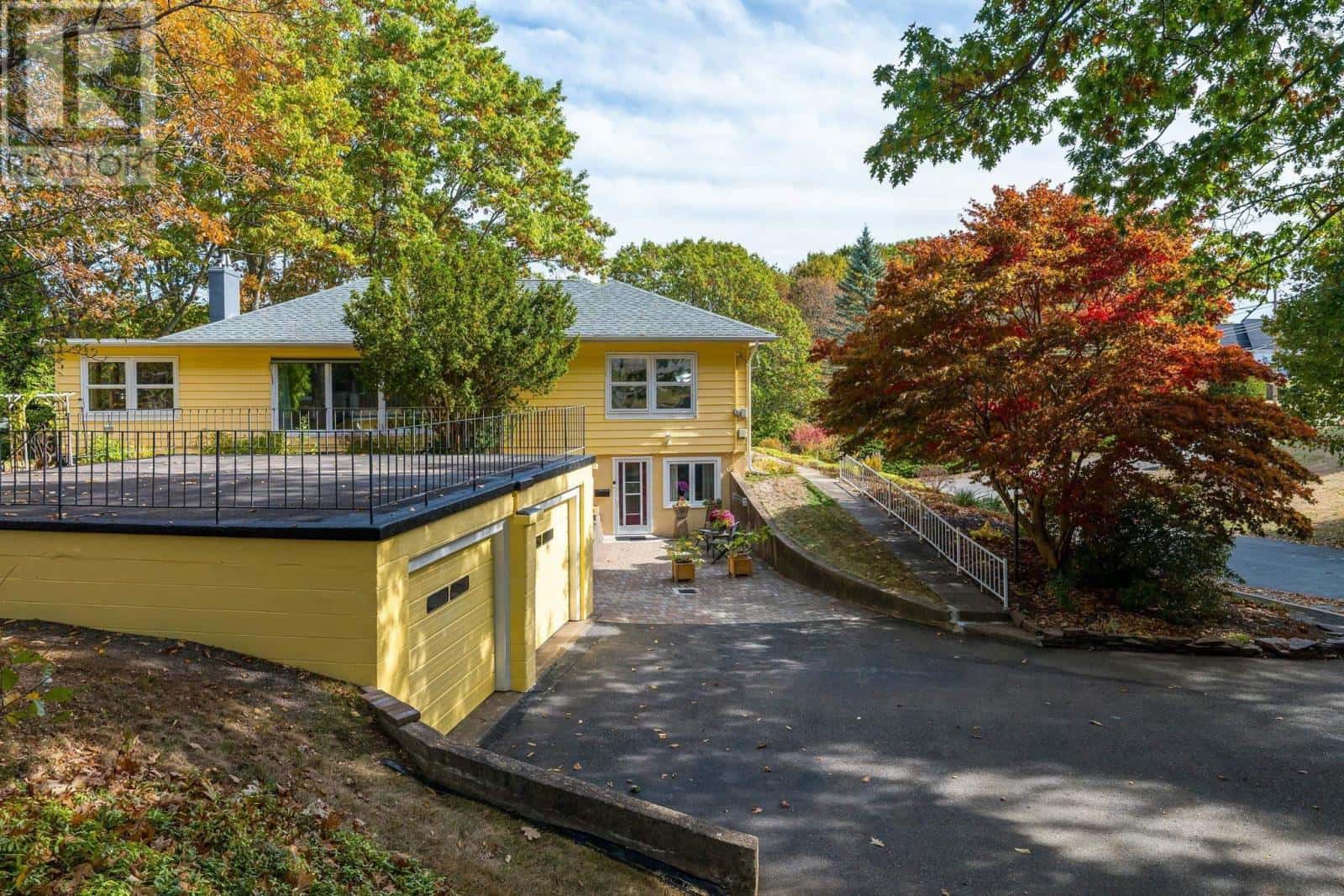 19 Southview Avenue — Kentville, Nova Scotia - Photo 4 of 51