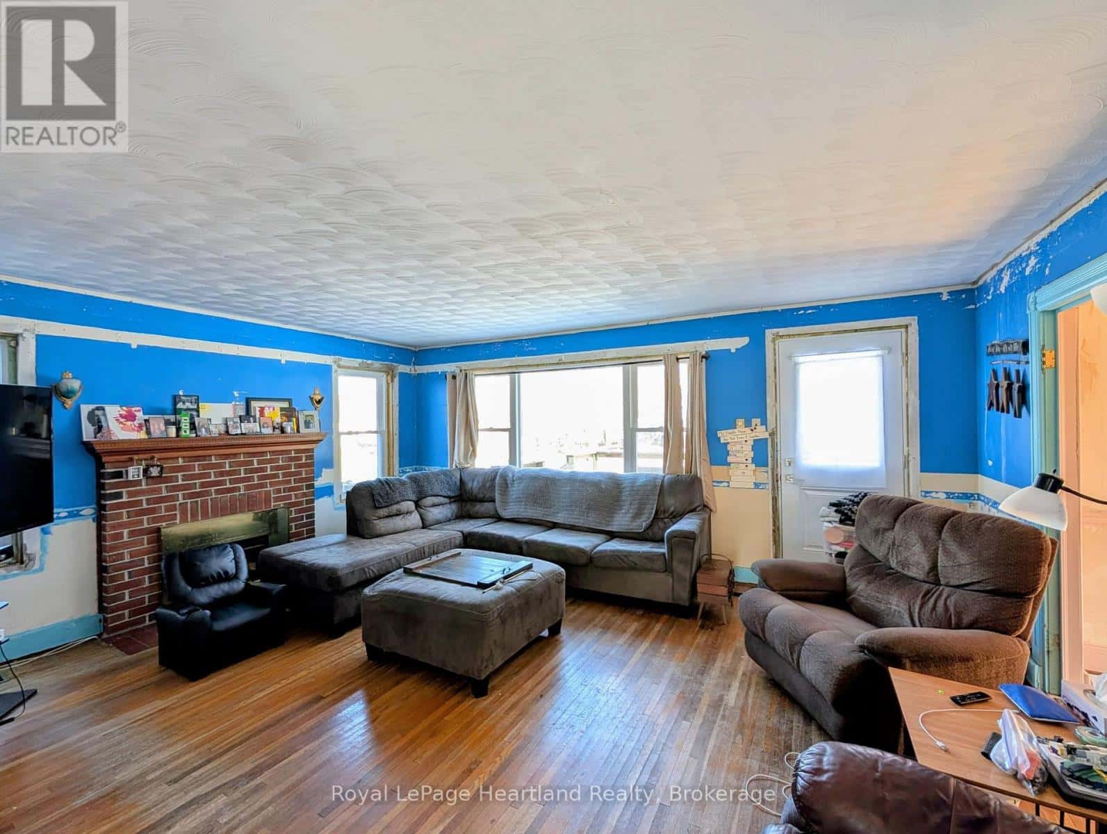 80 JOSEPH STREET — Central Huron (Clinton), Ontario - Photo 3 of 50