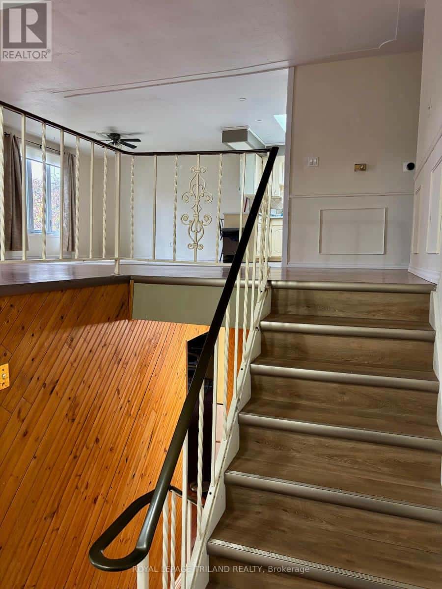 358 HELEN DRIVE — Strathroy-Caradoc (NW), Ontario - Photo 5 of 29