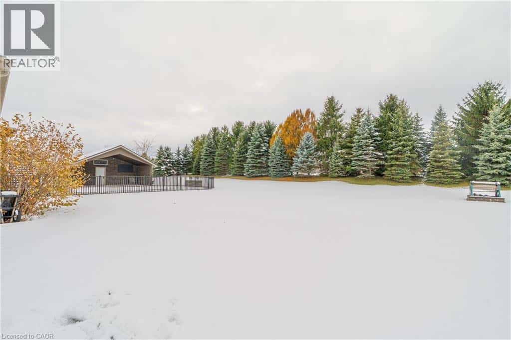 12 STARLIGHT Lane — Dorchester, Ontario - Photo 3 of 35