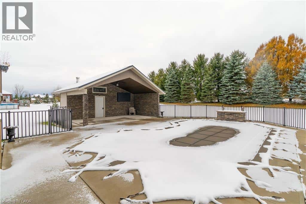 12 STARLIGHT Lane — Dorchester, Ontario - Photo 5 of 35