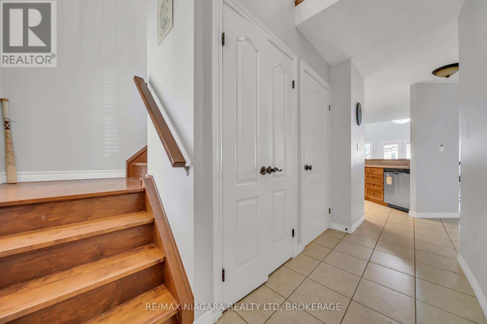 81 - 165 TERRAVIEW CRESCENT — Guelph (Kortright West), Ontario - Photo 4 of 36