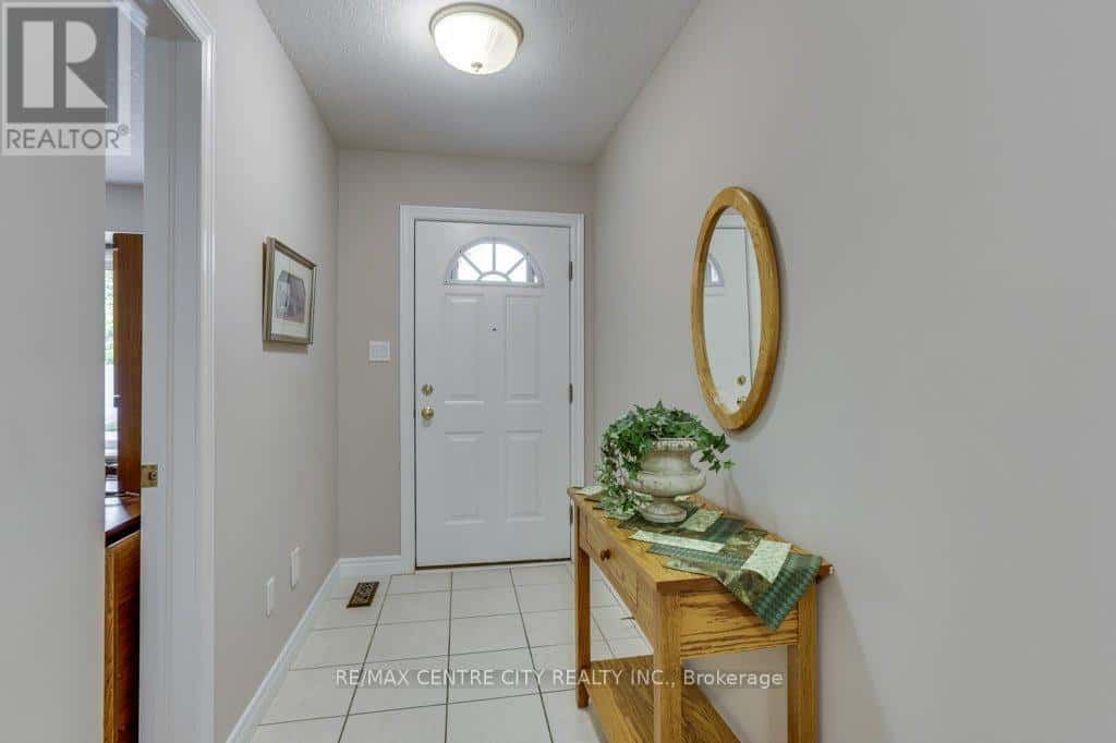 21 - 95 CAPULET LANE — London North (North M), Ontario - Photo 5 of 45