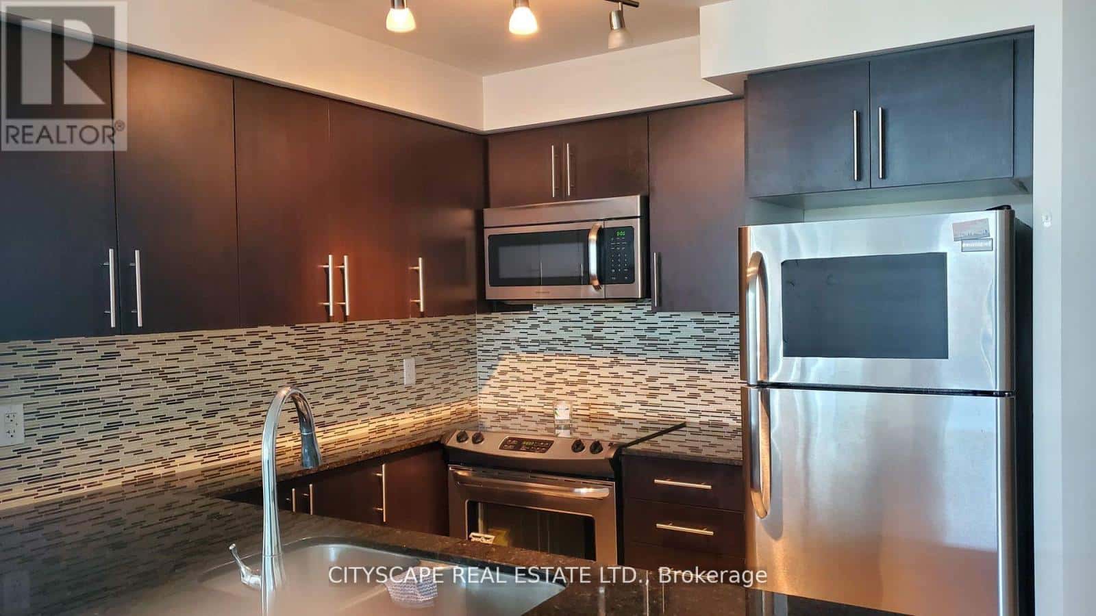 423 - 525 WILSON AVENUE — Toronto (Clanton Park), Ontario - Photo 4 of 27