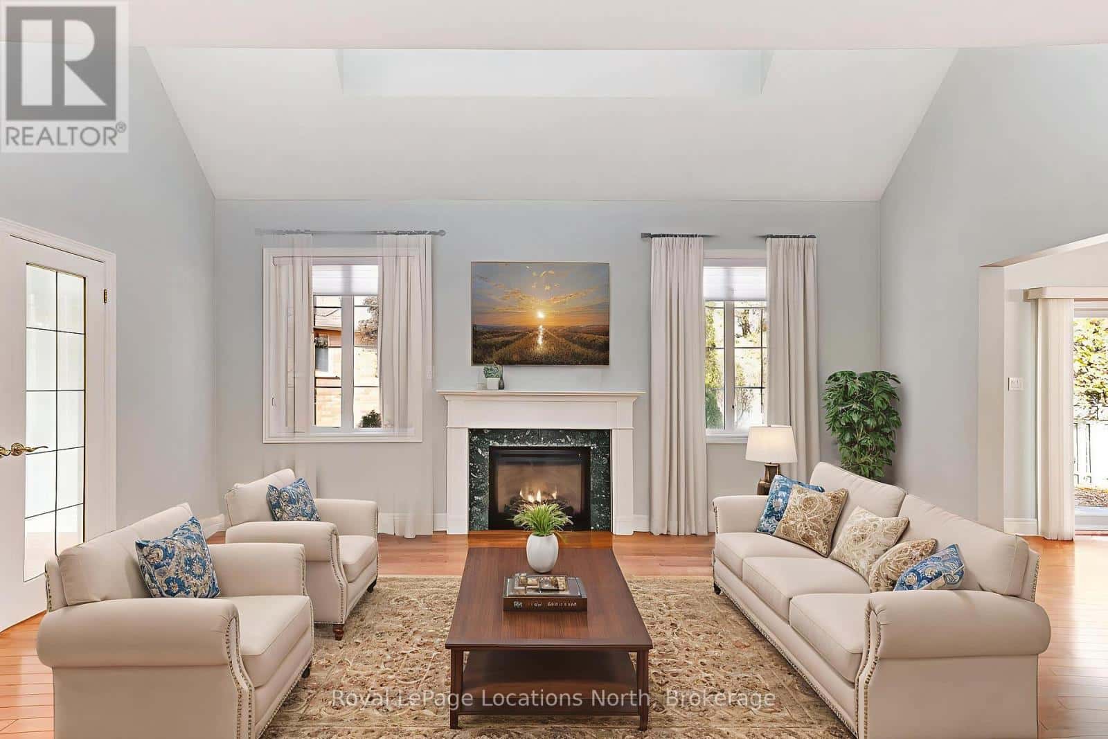 11 CALLARY CRESCENT — Collingwood, Ontario - Photo 4 of 42