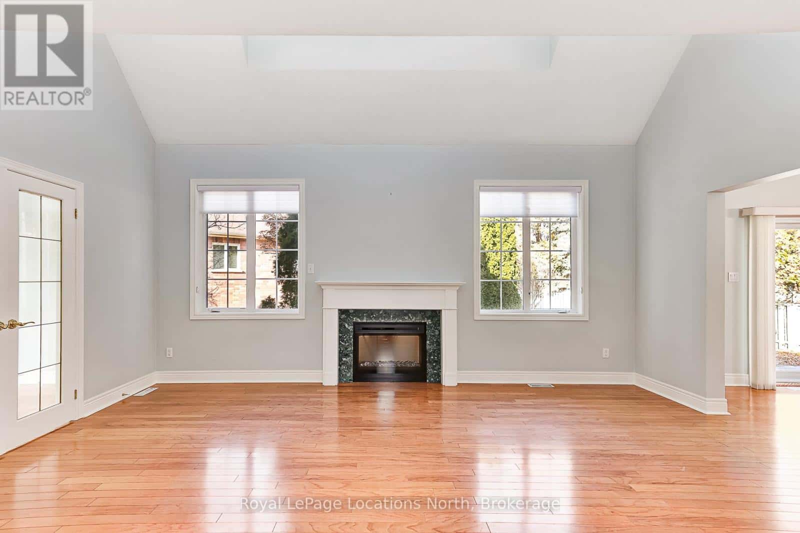 11 CALLARY CRESCENT — Collingwood, Ontario - Photo 5 of 42