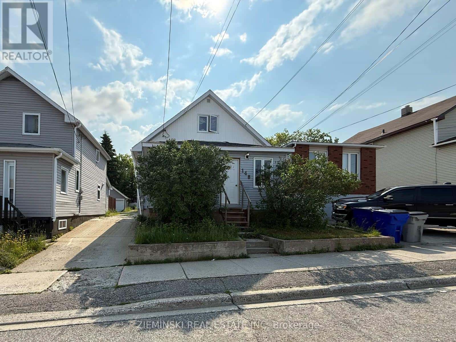 148 PINE STREET N — Timmins (TNE - Hill District), Ontario - Photo 2 of 8