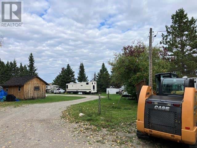 180 Golden Fawn RD — Ear Falls, Ontario - Photo 2 of 7