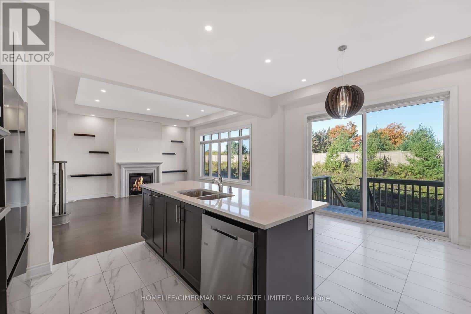 99 BLACK WALNUT COURT — Aurora (Aurora Estates), Ontario - Photo 4 of 38