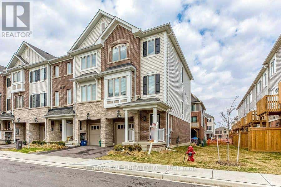 47 RAPIDS LANE — Hamilton (Vincent), Ontario - Photo 2 of 11