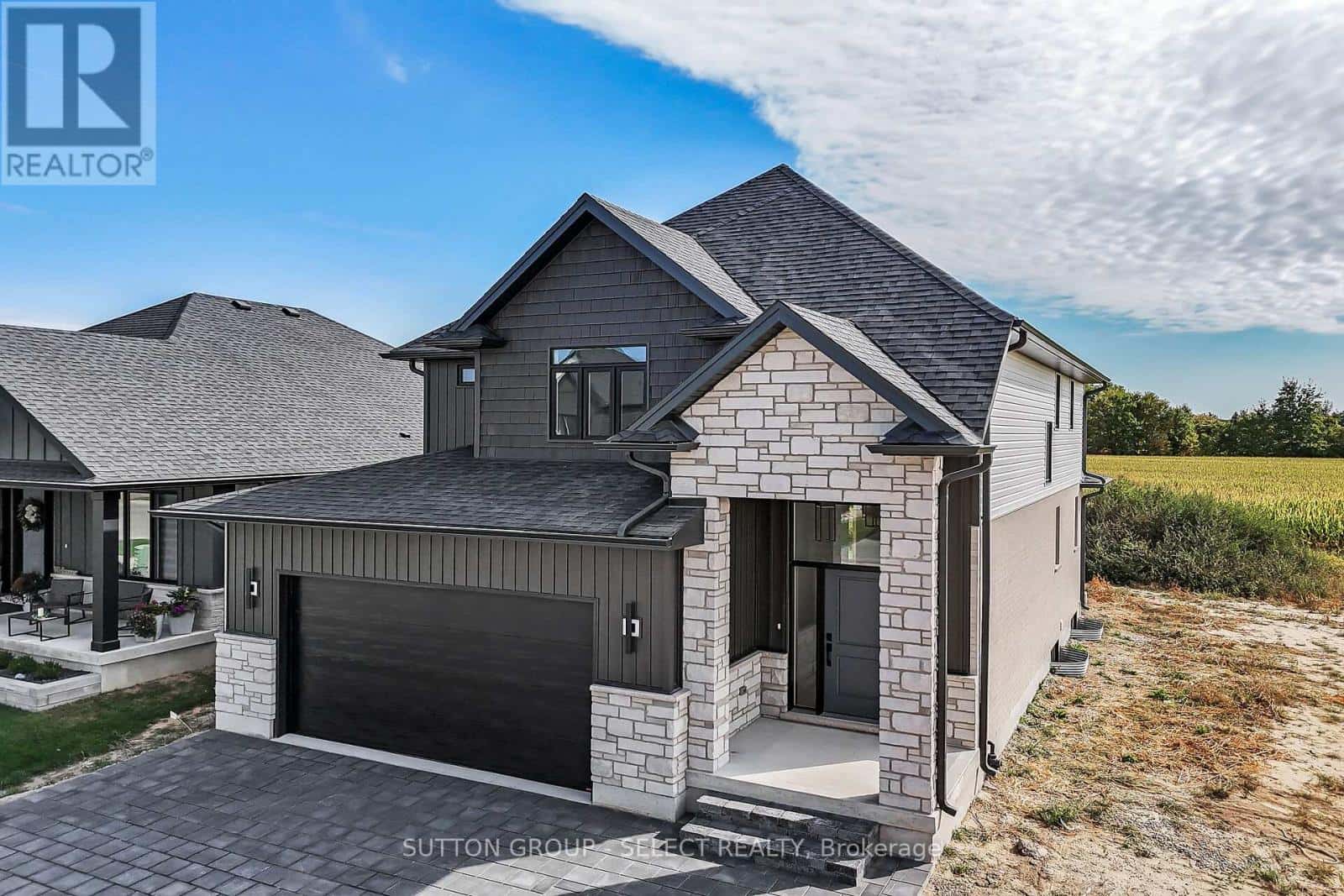 58 BRISCOE CRESCENT — Strathroy-Caradoc (NE), Ontario - Photo 4 of 50