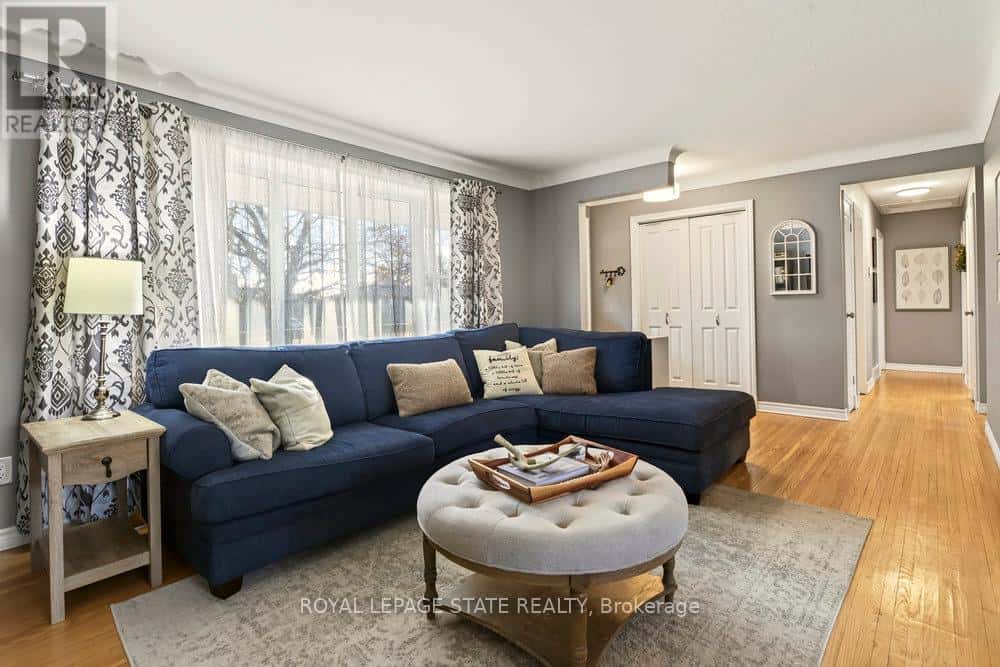 7 PRINCE CHARLES DRIVE — St. Catharines (Lakeport), Ontario - Photo 4 of 50