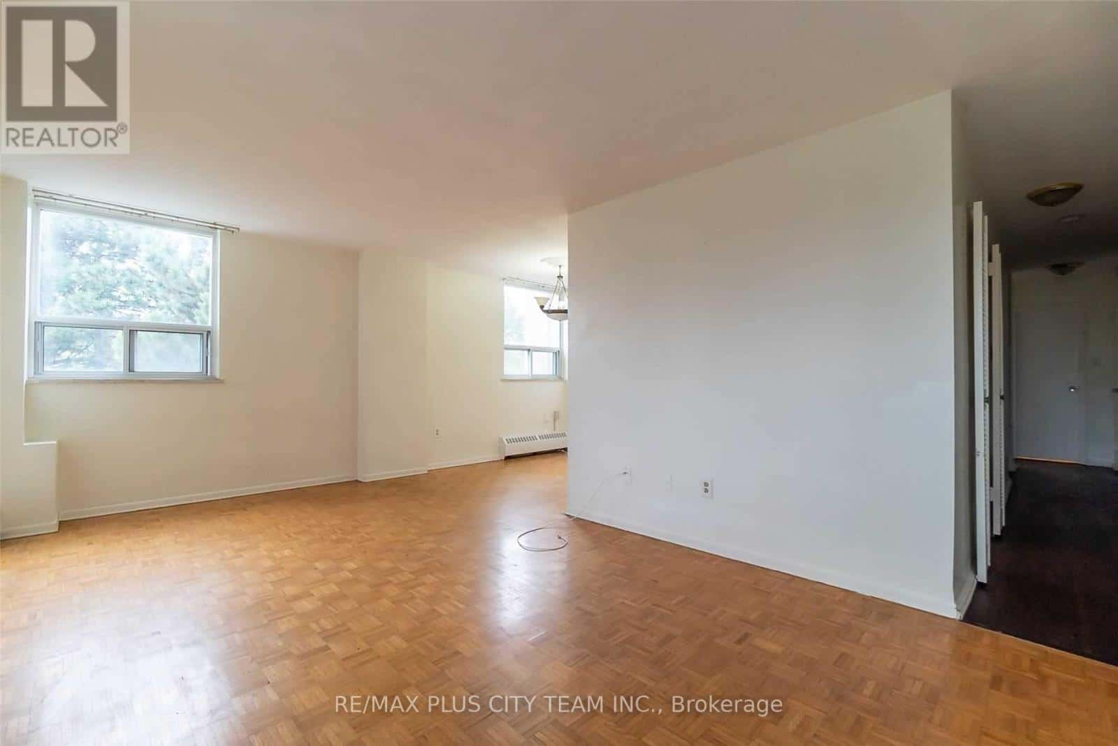 311 - 3311 KINGSTON ROAD — Toronto (Scarborough Village), Ontario - Photo 3 of 18