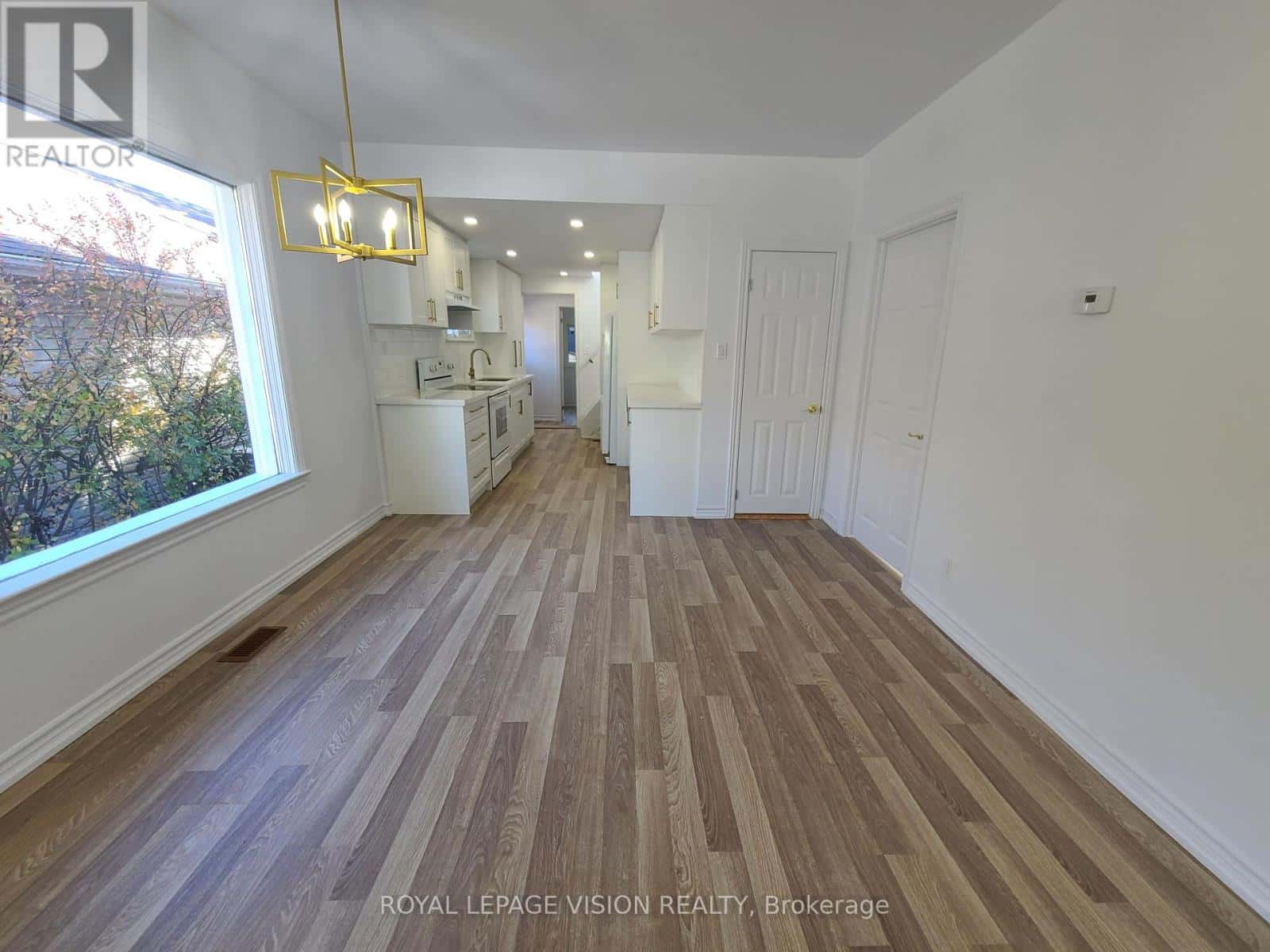 157 COLLEGE AVENUE — Oshawa (Vanier), Ontario - Photo 5 of 48