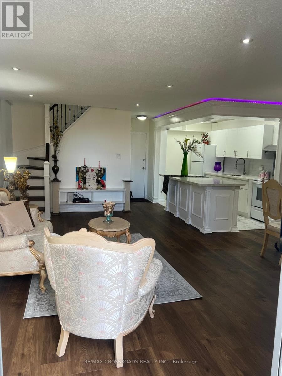 73 - 1624 BLOOR STREET W — Mississauga (Applewood), Ontario - Main photo