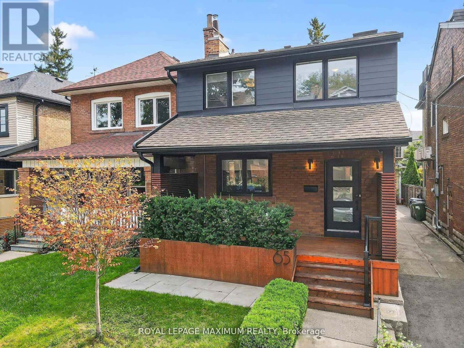 65 PARKDALE ROAD — Toronto (High Park-Swansea), Ontario - Photo 2 of 50