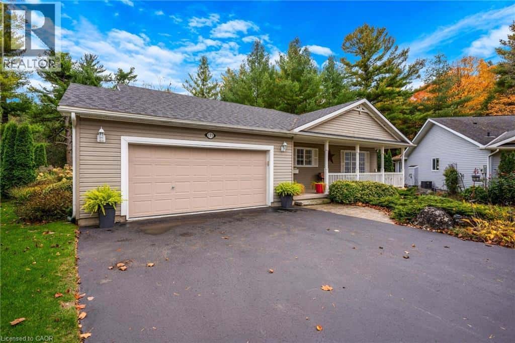 121 BUSHMILL Circle — Freelton, Ontario - Photo 2 of 50