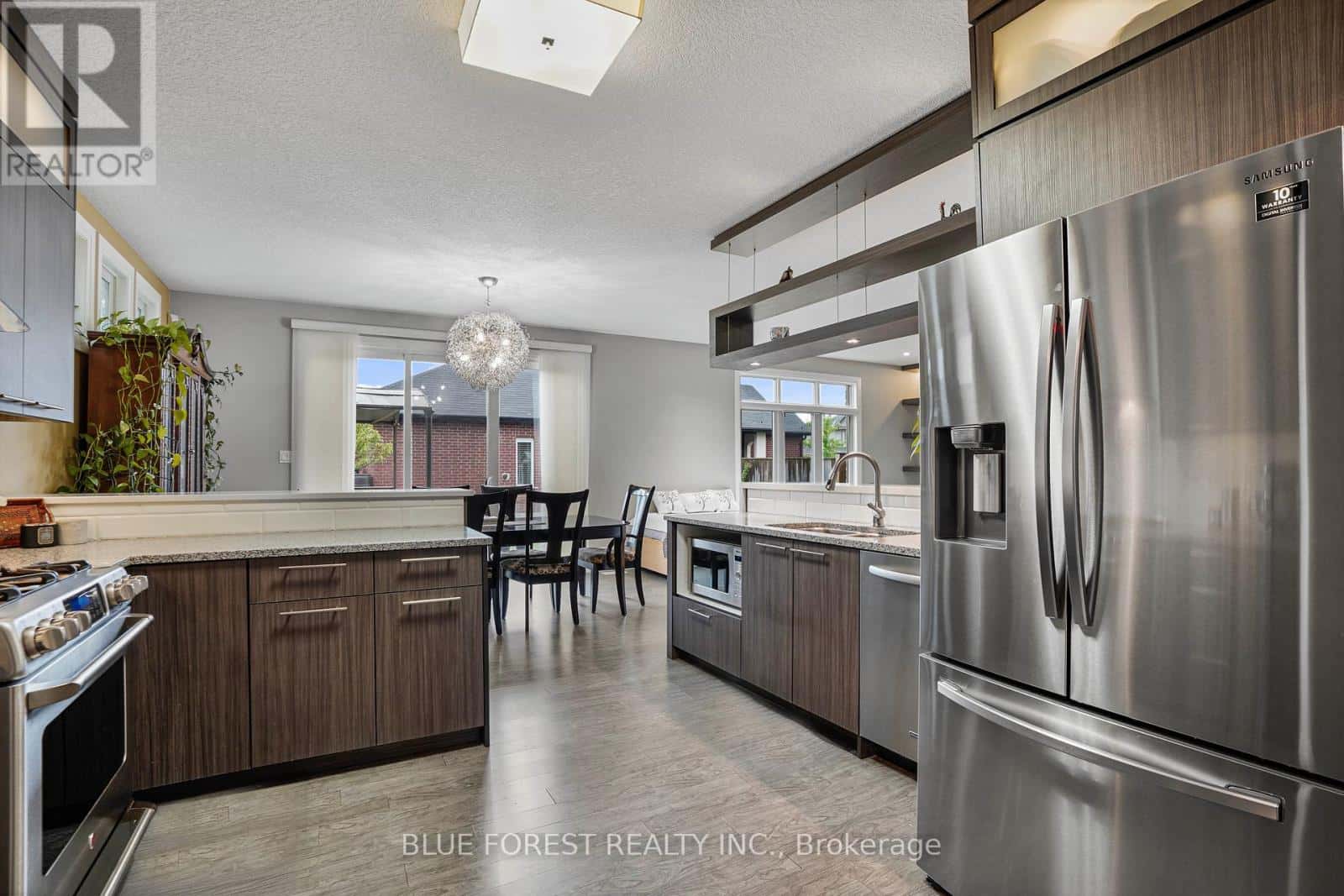 1511 NORTH WENIGE DRIVE — London North (North C), Ontario - Photo 5 of 46