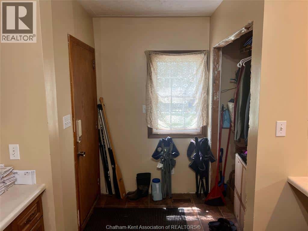 44/48 Wilson STREET — Wallaceburg, Ontario - Photo 2 of 25