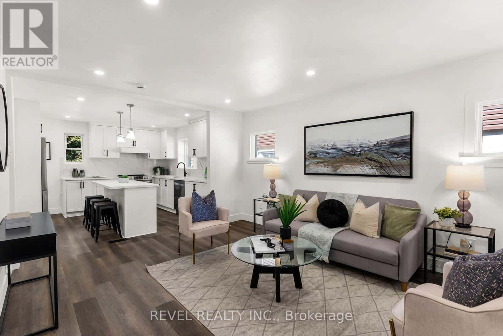 180 HILLCROFT STREET — Oshawa (O'Neill), Ontario - Photo 2 of 30