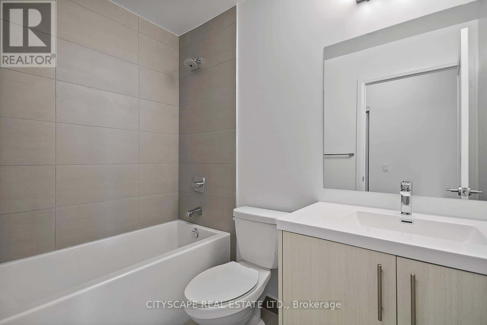 617 - 286 MAIN STREET — Toronto (East End-Danforth), Ontario - Photo 4 of 31