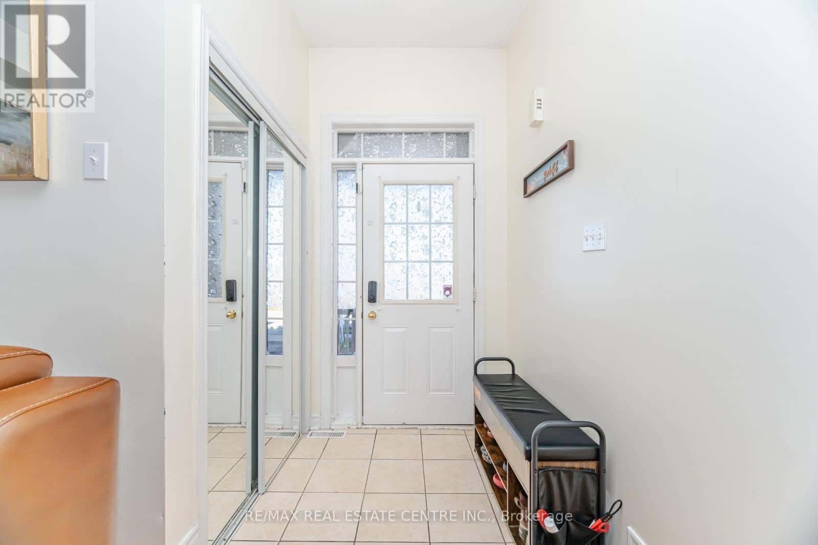 31 CONNOLLY CRESCENT — Brampton (Sandringham-Wellington), Ontario - Photo 5 of 50