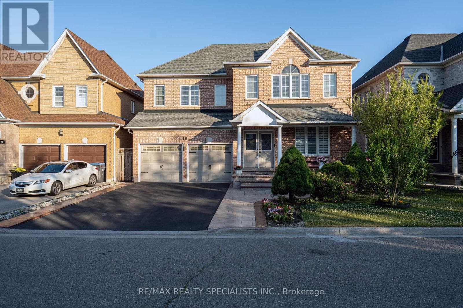 19 RUSHBROOK DRIVE — Brampton (Vales of Castlemore), Ontario - Main photo