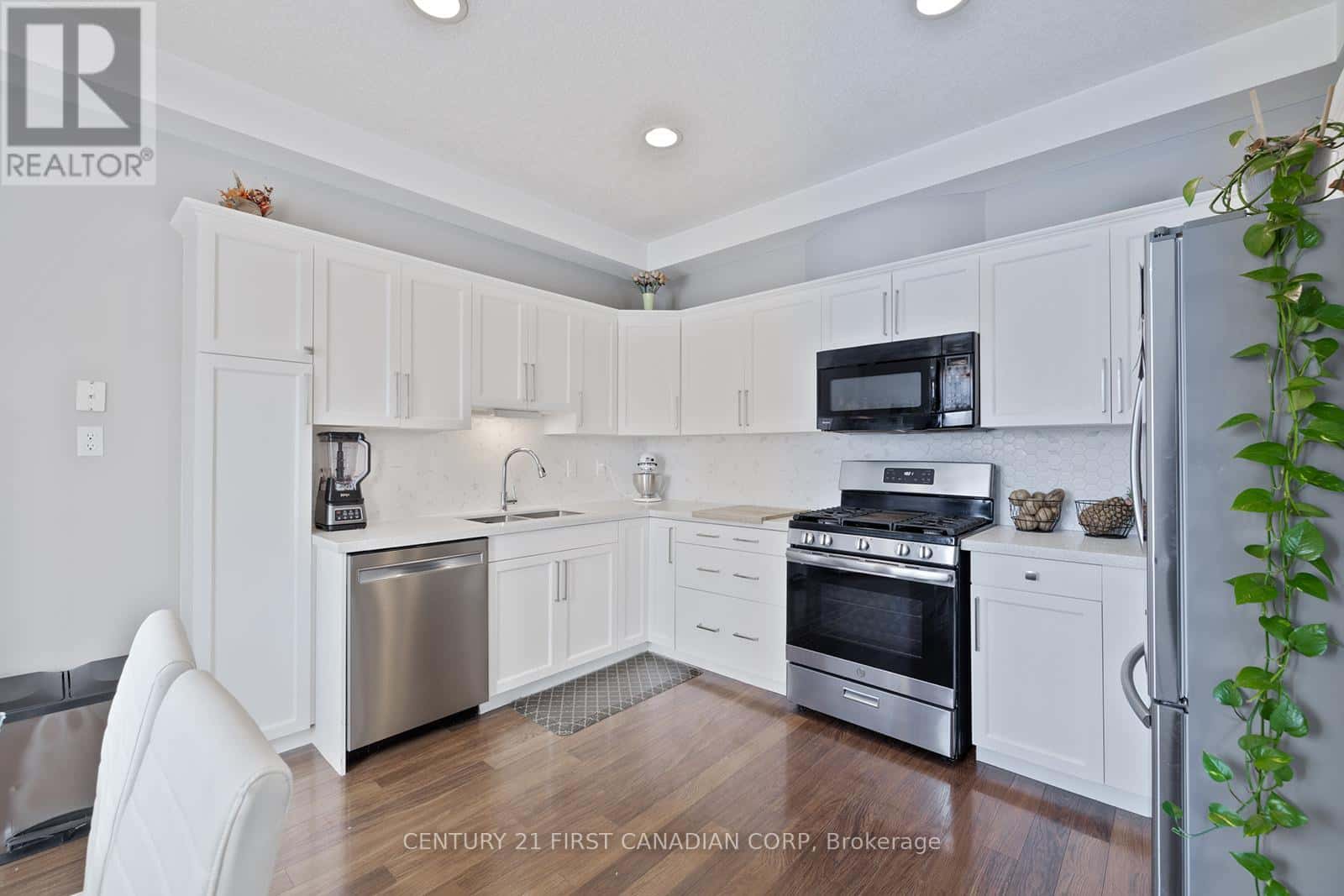 1185 SMITHSON COURT — London North (North C), Ontario - Photo 3 of 30