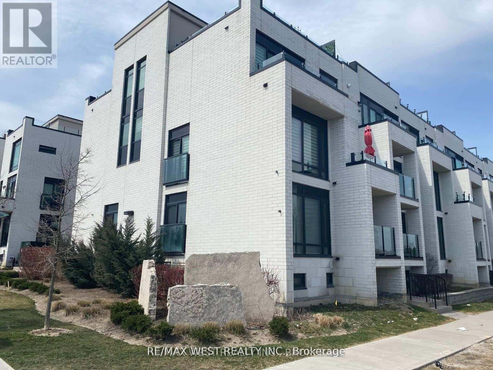 130 Widdicombe Hill Boulevard 421