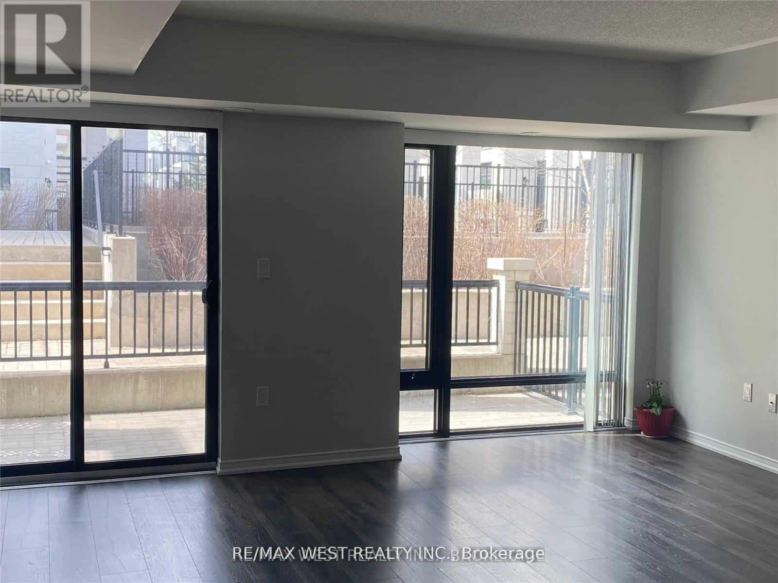 421 - 130 WIDDICOMBE HILL BOULEVARD — Toronto (Willowridge-Martingrove-Richview), Ontario - Photo 4 of 15