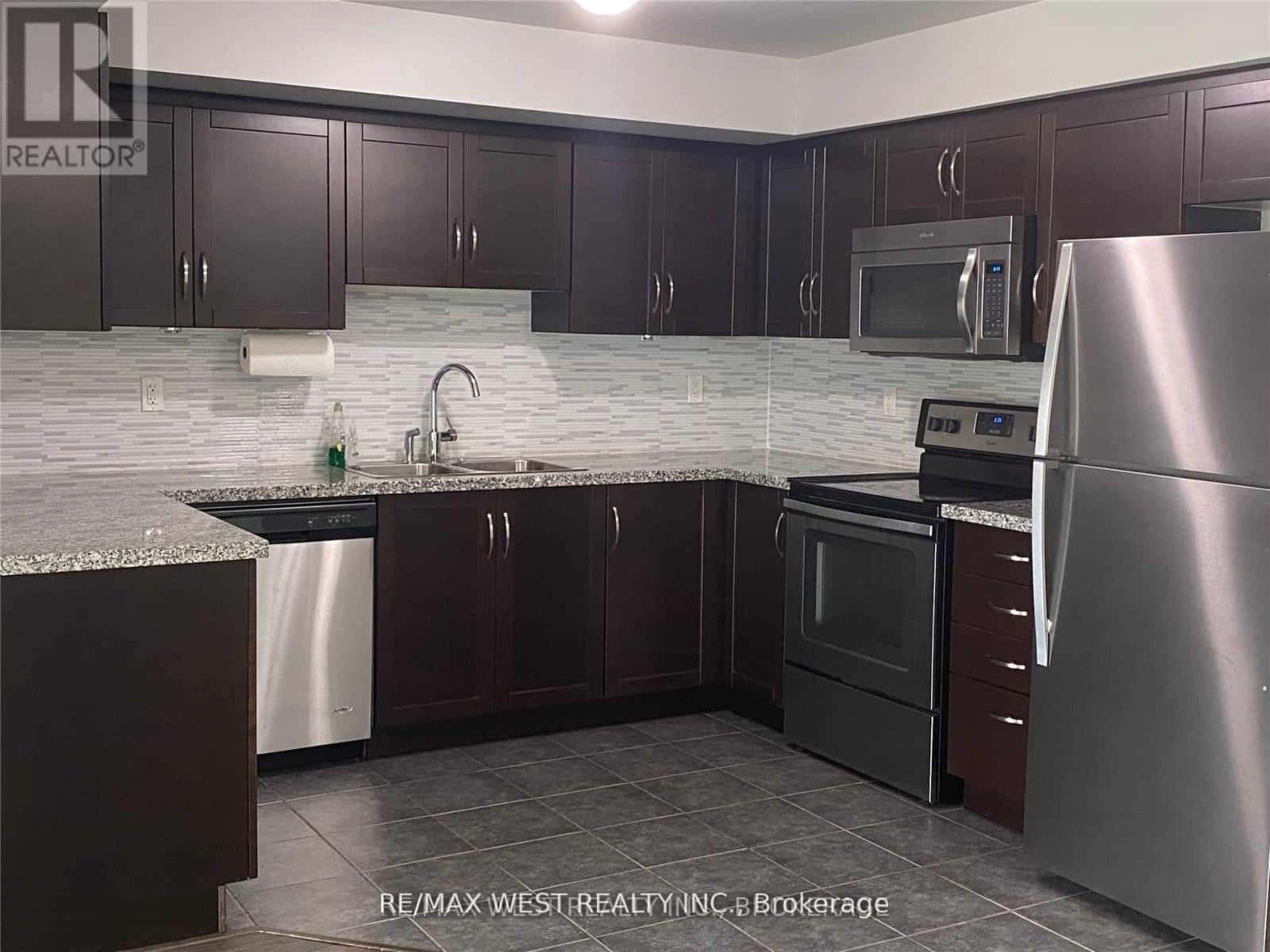 421 - 130 WIDDICOMBE HILL BOULEVARD — Toronto (Willowridge-Martingrove-Richview), Ontario - Photo 5 of 15