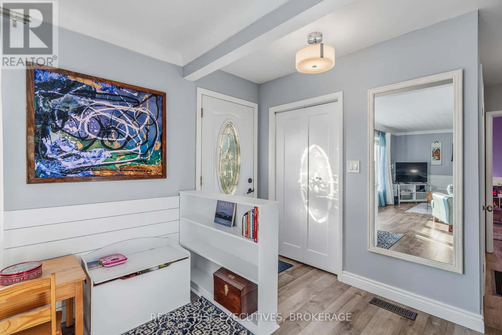 101 PARK CRESCENT — Loyalist (Amherstview), Ontario - Photo 3 of 39