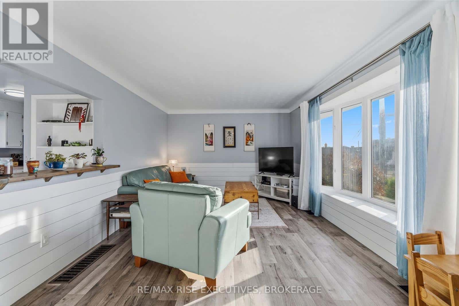 101 PARK CRESCENT — Loyalist (Amherstview), Ontario - Photo 5 of 39