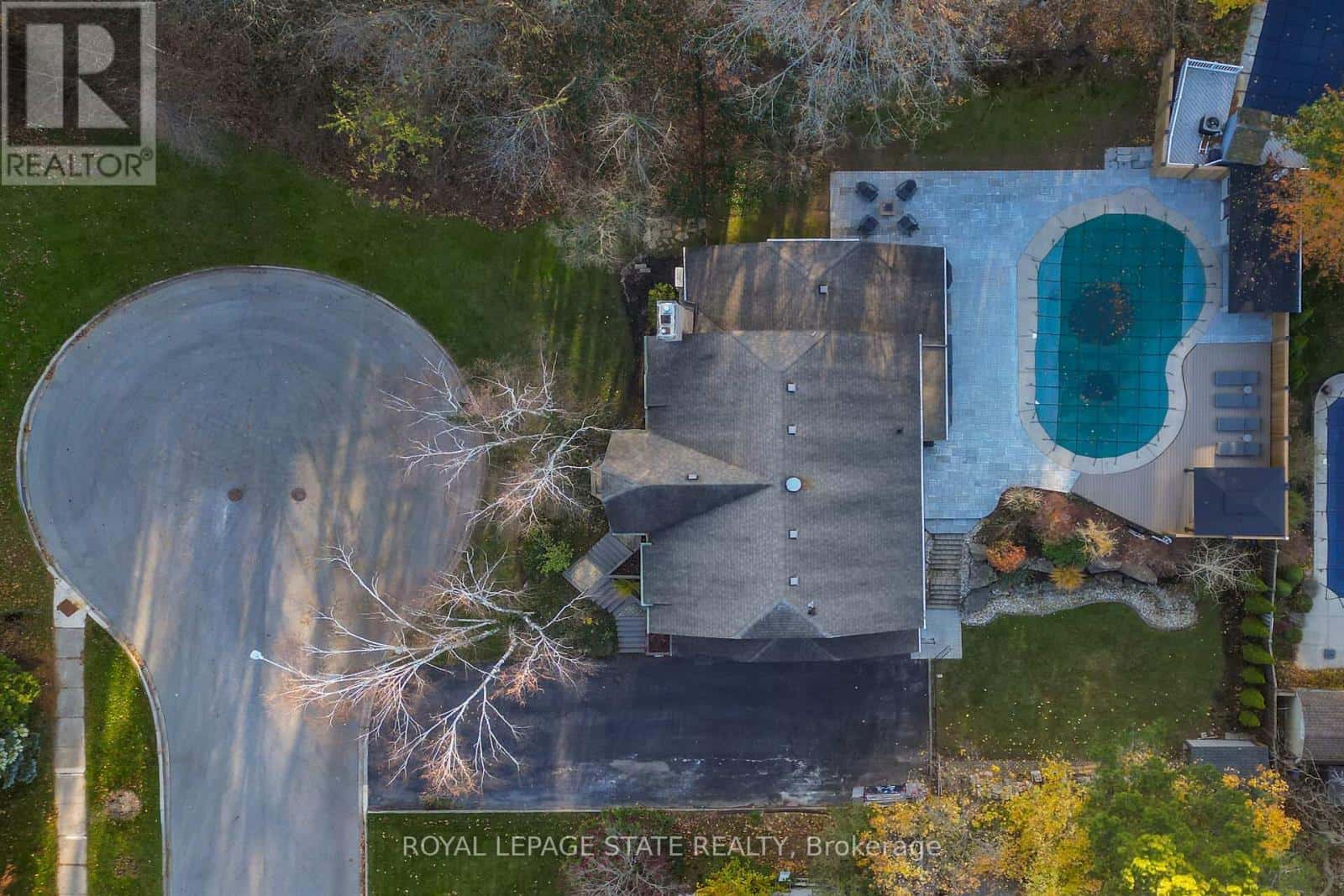 40 PARKWOOD ROAD — Grimsby (Grimsby East), Ontario - Photo 3 of 49