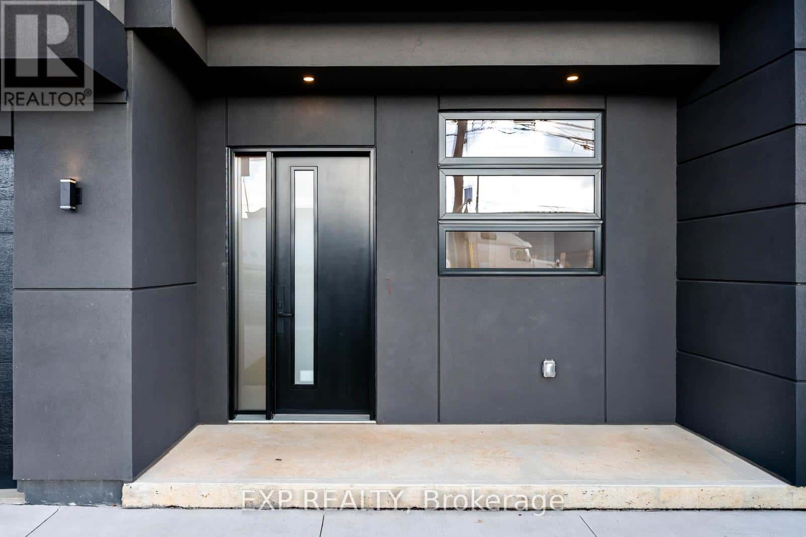 14 WALSH AVENUE — Toronto (Humberlea-Pelmo Park), Ontario - Photo 4 of 50