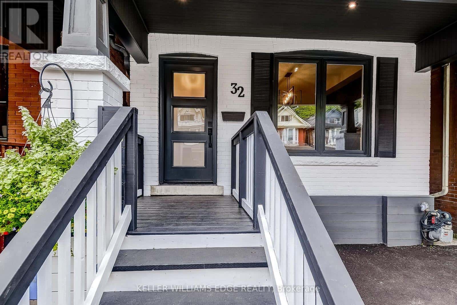 32 CUMBERLAND AVENUE — Hamilton (St. Clair), Ontario - Photo 3 of 50