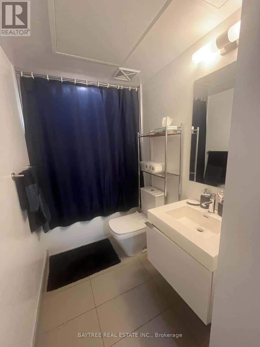 1307 - 99 FOXBAR ROAD — Toronto (Yonge-St. Clair), Ontario - Photo 2 of 9