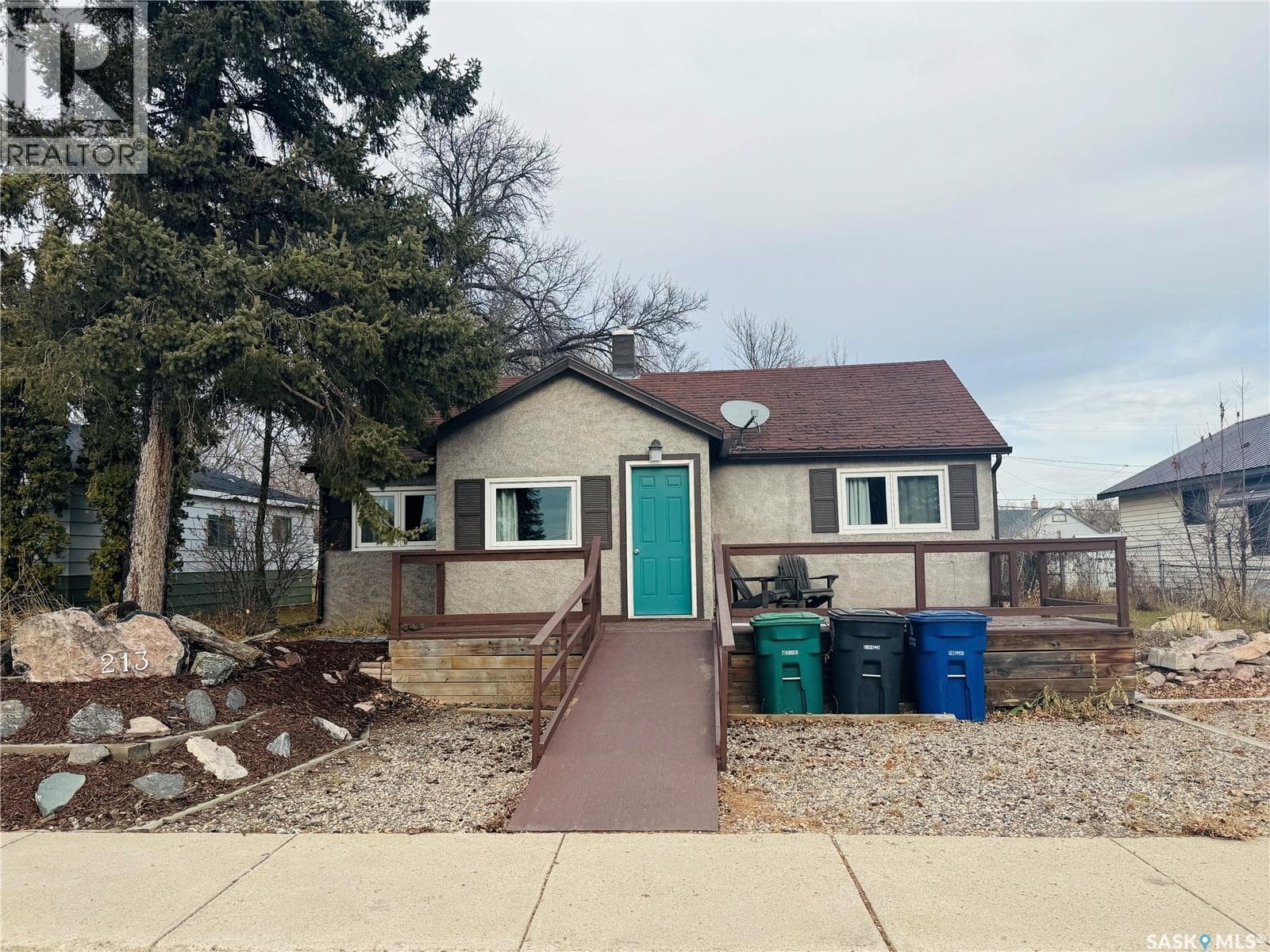 213 3rd AVENUE W — Biggar, Saskatchewan - Main photo