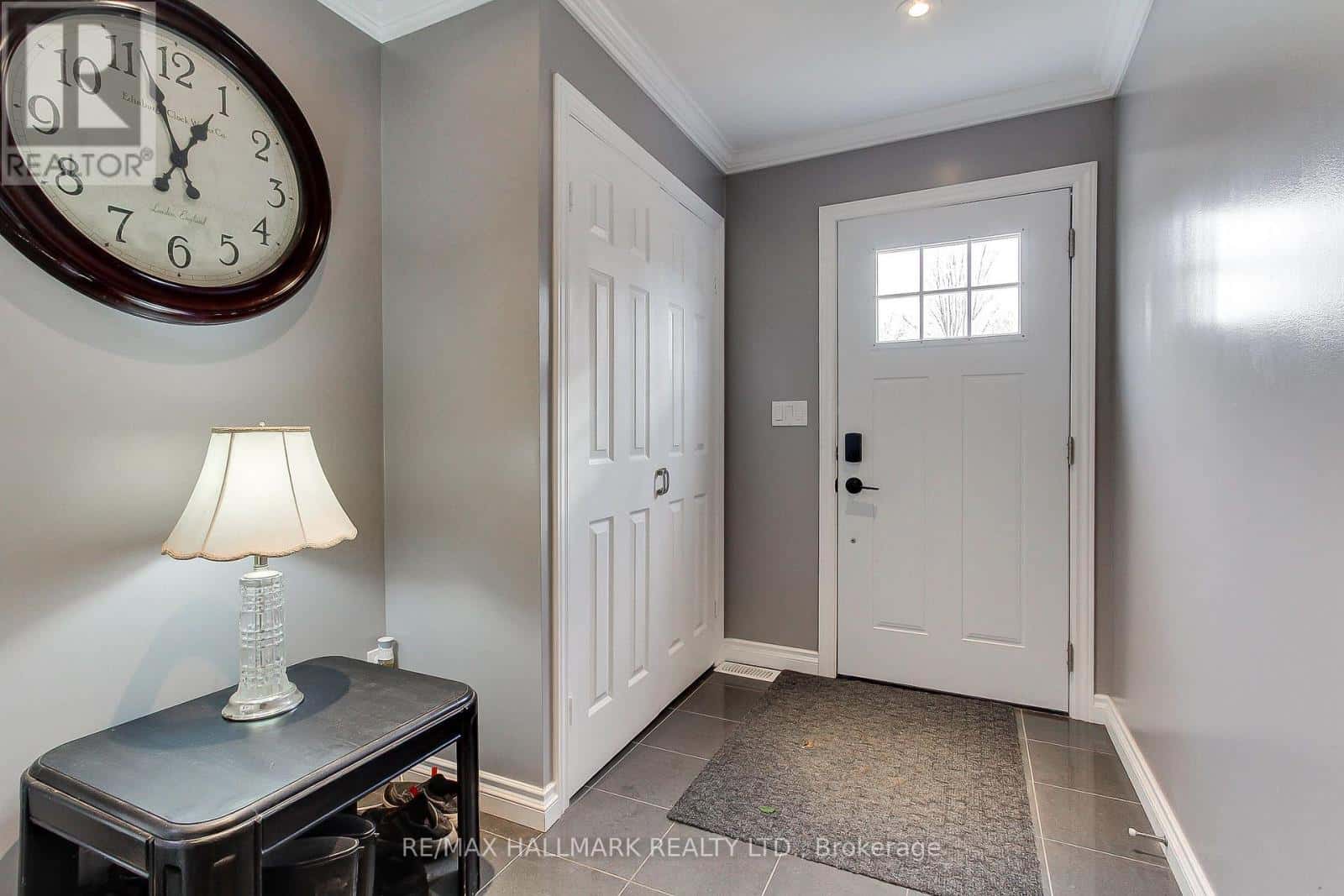 186 BEACH ROAD — Georgina (Keswick North), Ontario - Photo 4 of 35