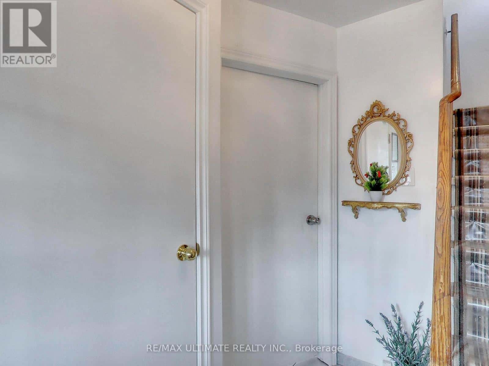 APT #2 - 1460 DAVENPORT ROAD — Toronto (Corso Italia-Davenport), Ontario - Photo 3 of 20