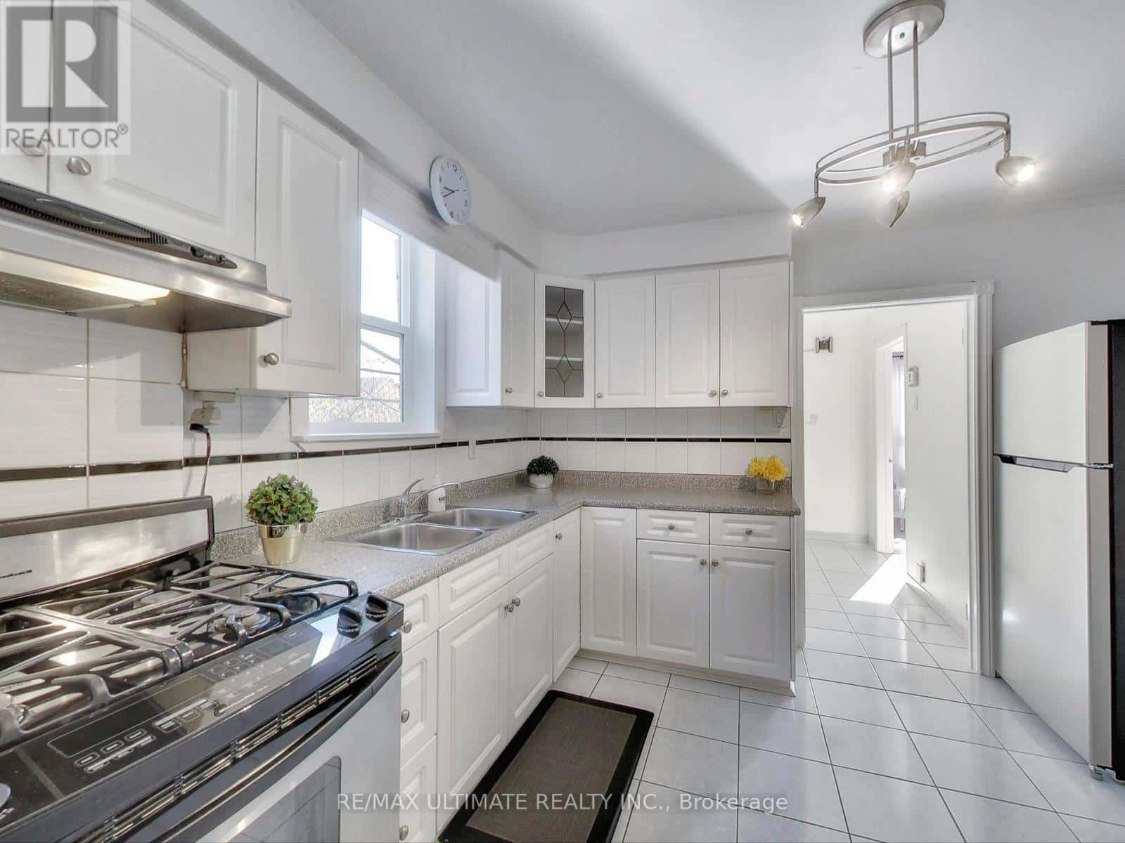 APT #2 - 1460 DAVENPORT ROAD — Toronto (Corso Italia-Davenport), Ontario - Photo 4 of 20