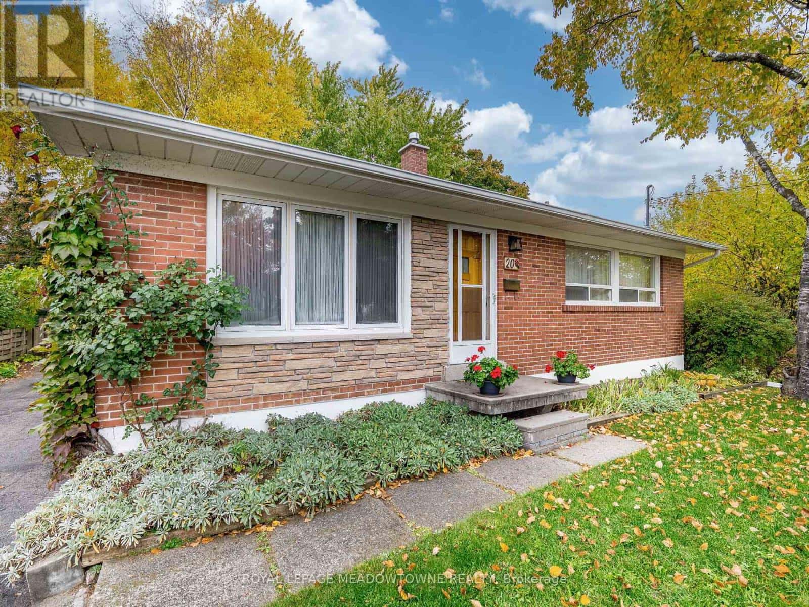 20 ERLESMERE AVENUE — Brampton (Brampton East), Ontario - Photo 5 of 50