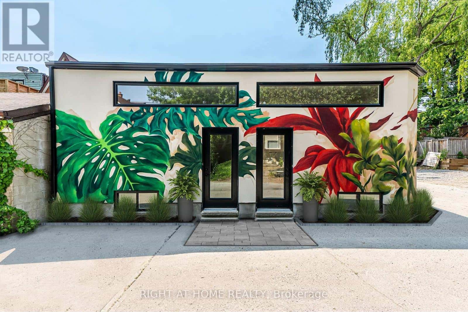 367 Howland Avenue 5