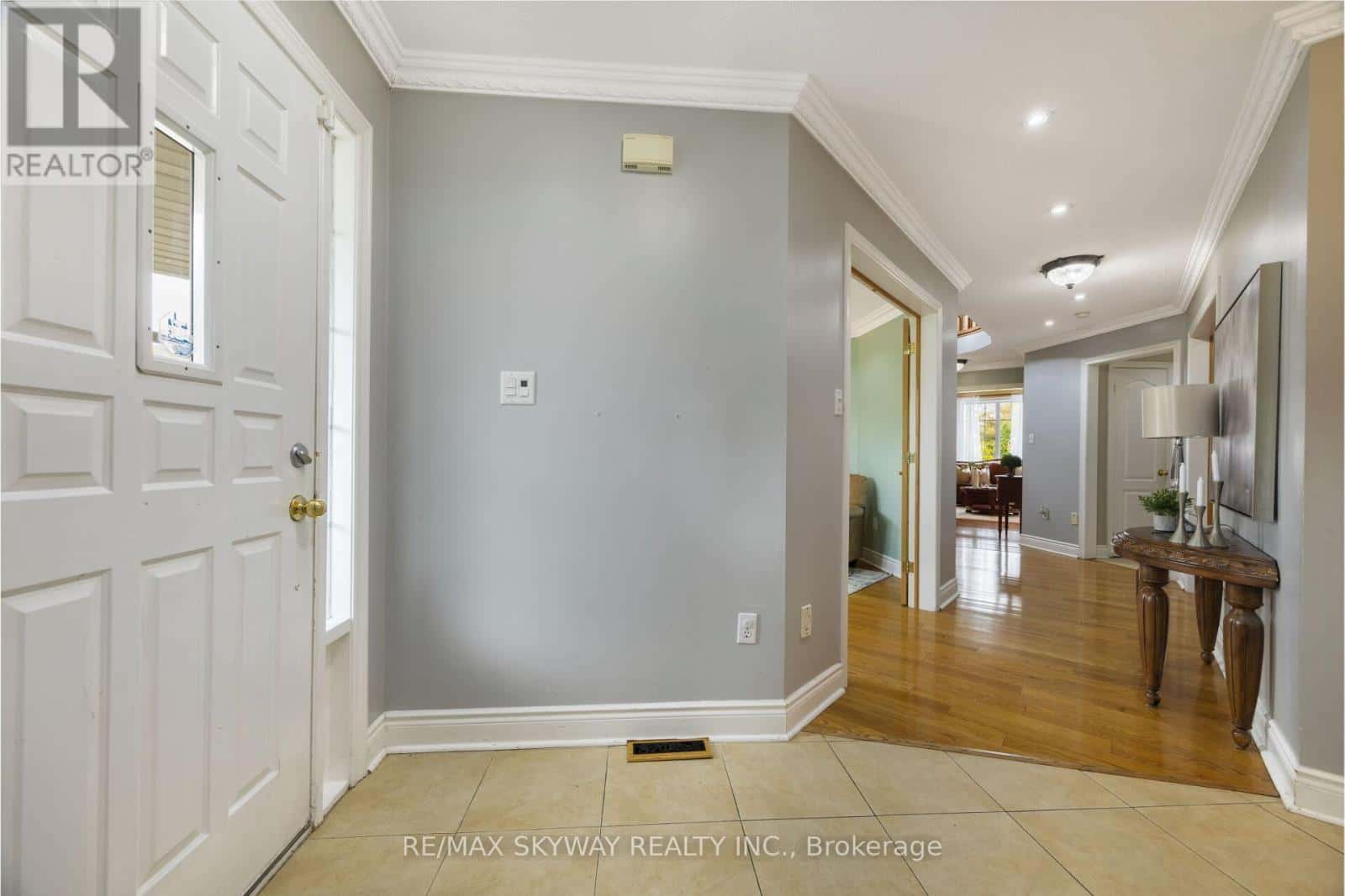 57 BANINGTON CRESCENT — Brampton (Snelgrove), Ontario - Photo 3 of 47