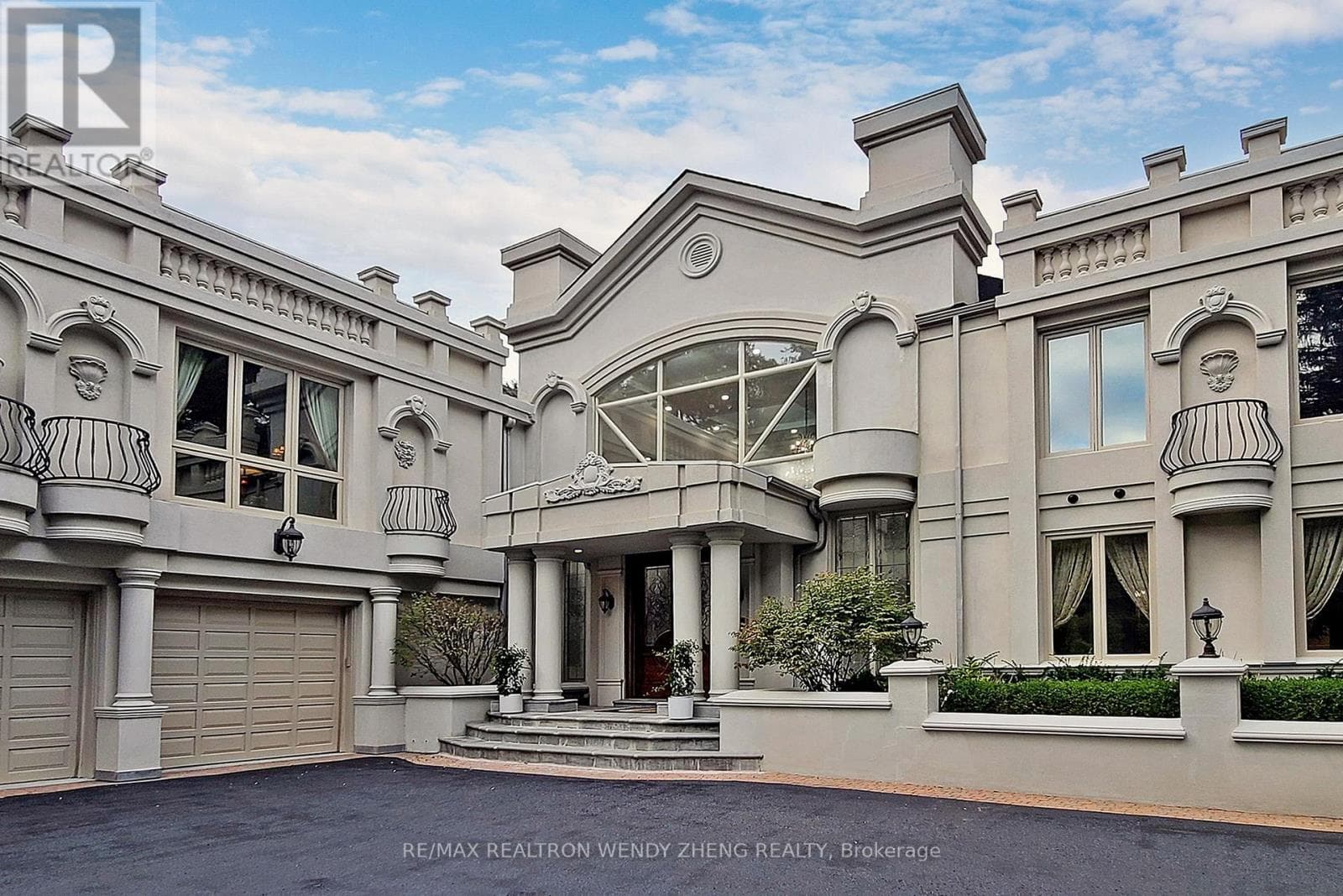 305 WOODLAND ACRES CRESCENT — Vaughan, Ontario - Main photo